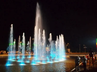 Fontaine musicale extérieure de la fête nationale du Congo