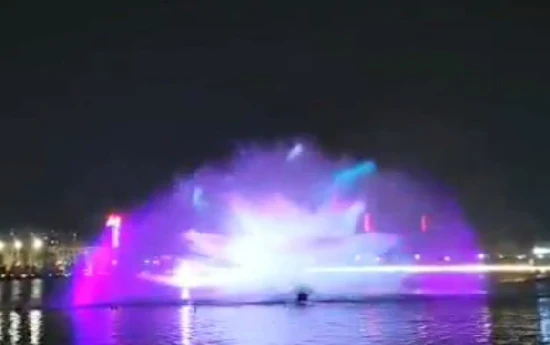 Grande fontaine multicolore flottante extérieure personnalisable de film de laser d'écran de l'eau 3D