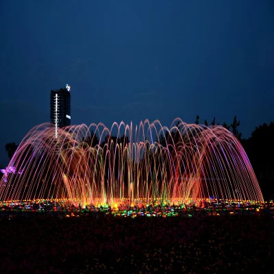 Lumières LED 3D Décoration de jardin Pont laminaire coloré Jet d'eau Fontaine carrée Fontaine de lac flottante Buses pivotantes Fontaine de pont arc-en-ciel